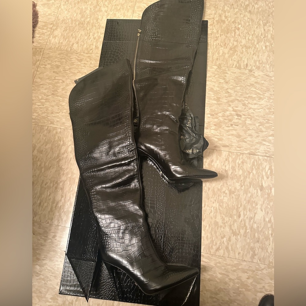 Brand new JENNIFER LE BOOTS